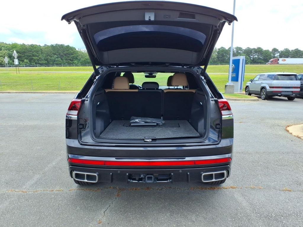 2024 Volkswagen Atlas Cross Sport 2.0T SEL R-Line