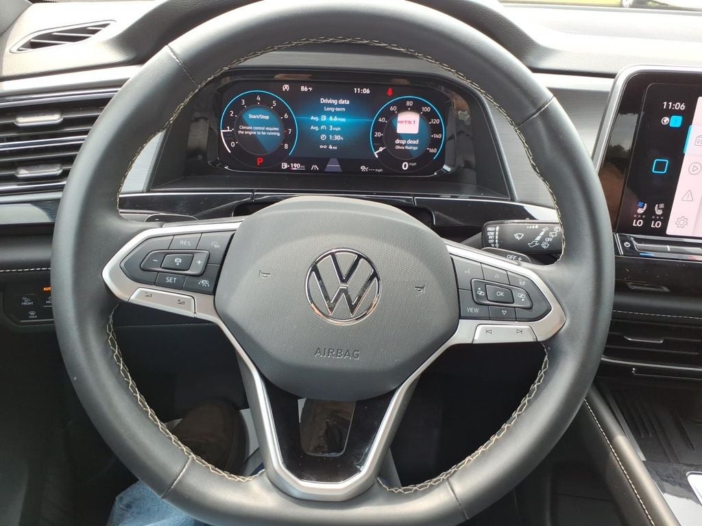 2025 Volkswagen Atlas Cross Sport 2.0T SE w/Technology