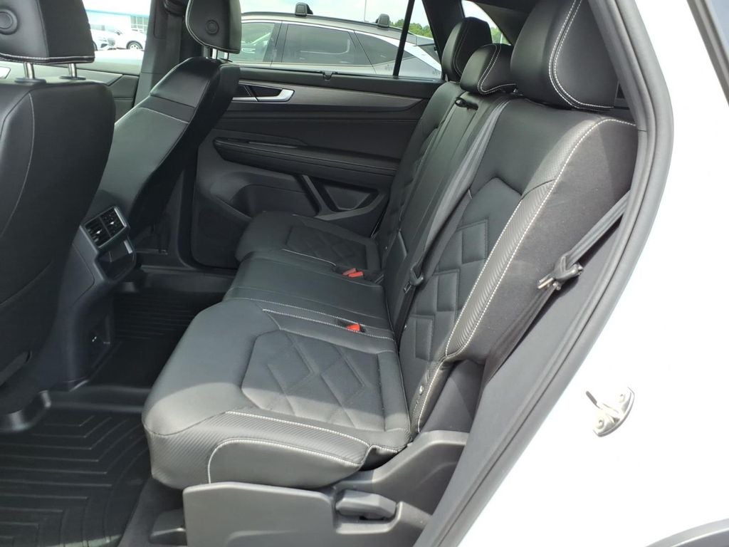 2025 Volkswagen Atlas Cross Sport 2.0T SE w/Technology
