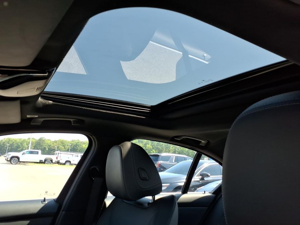 2025 BMW 3 series 330i