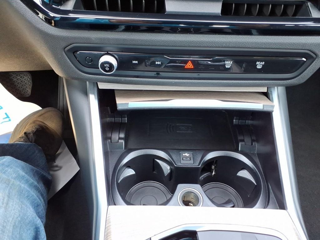 2025 BMW 3 series 330i