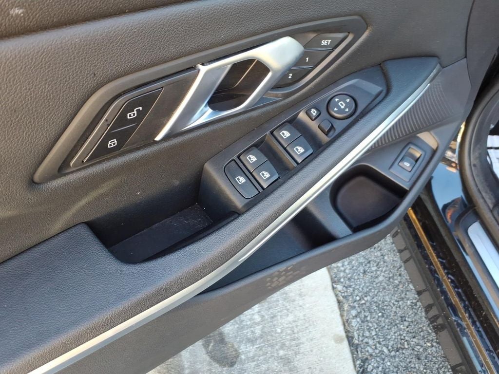 2025 BMW 3 series 330i xDrive