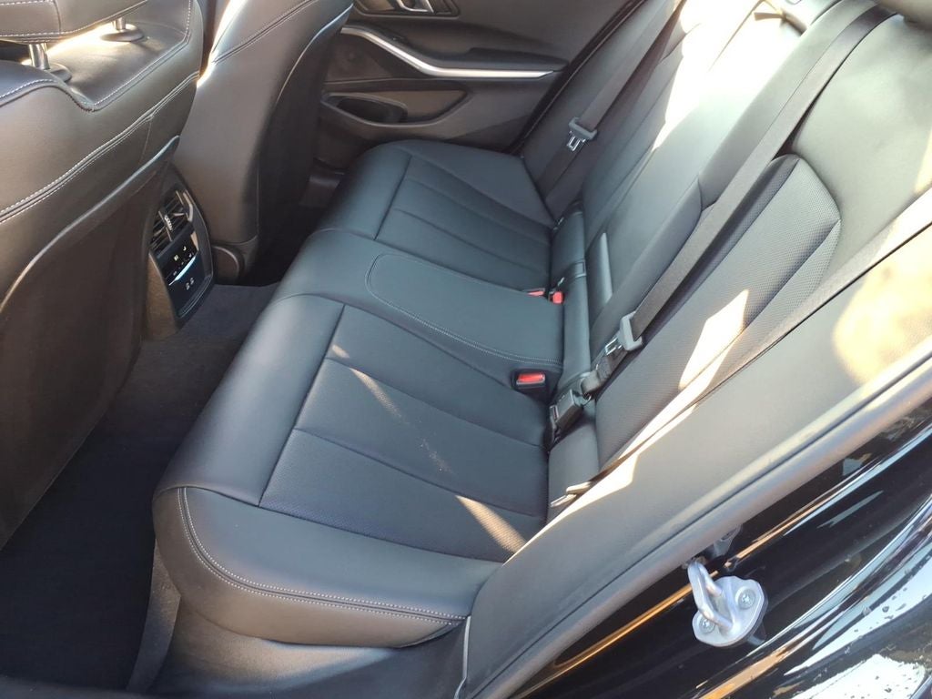 2025 BMW 3 series 330i xDrive