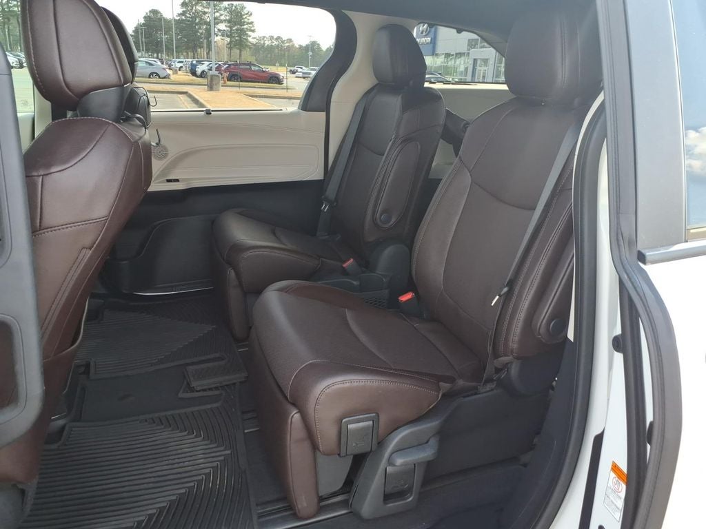 2024 Toyota Sienna Platinum