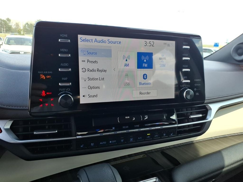 2024 Toyota Sienna Platinum