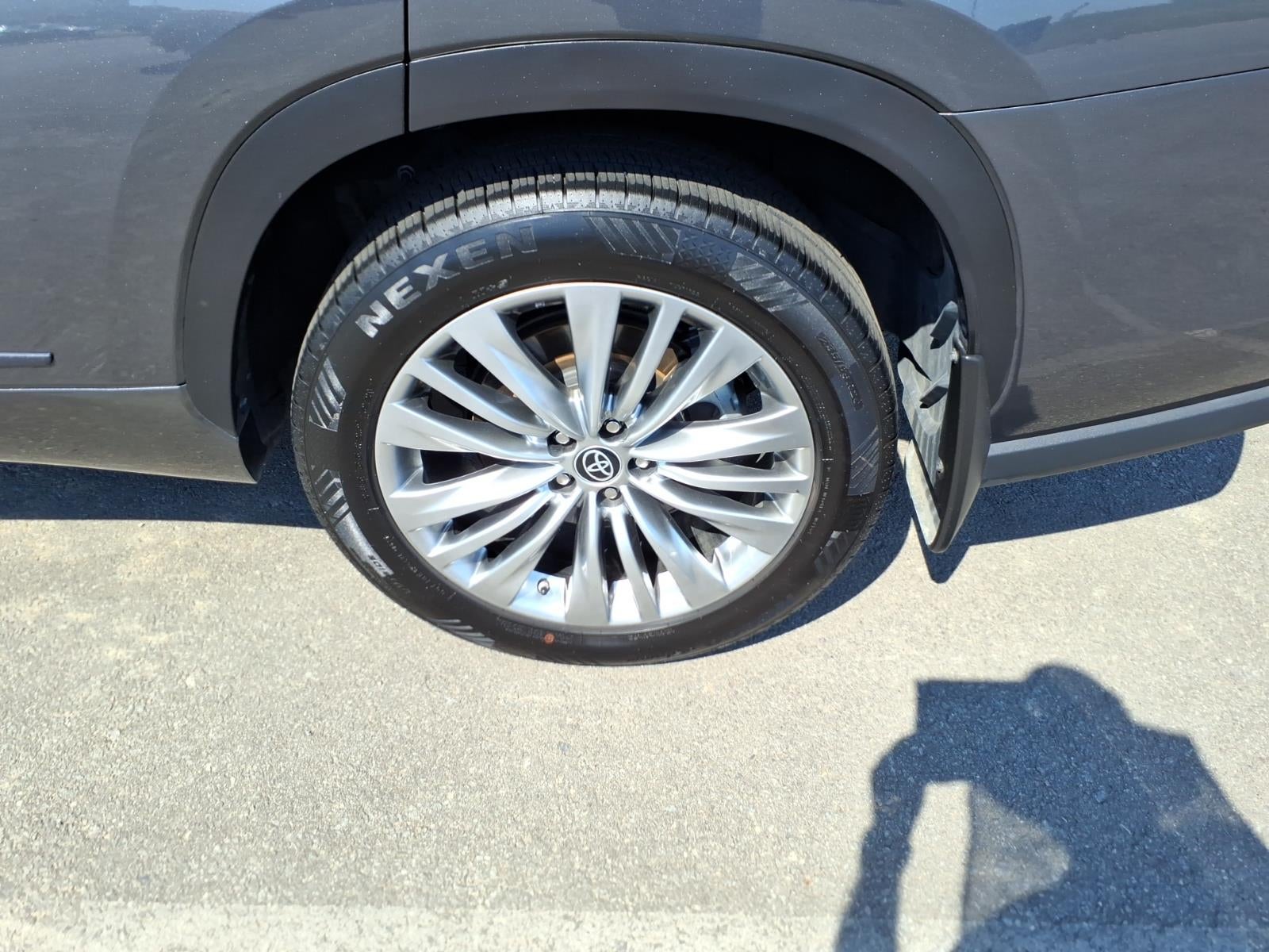 2023 Toyota Highlander Platinum
