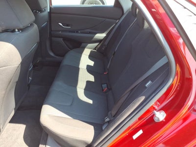2025 Hyundai Elantra SE